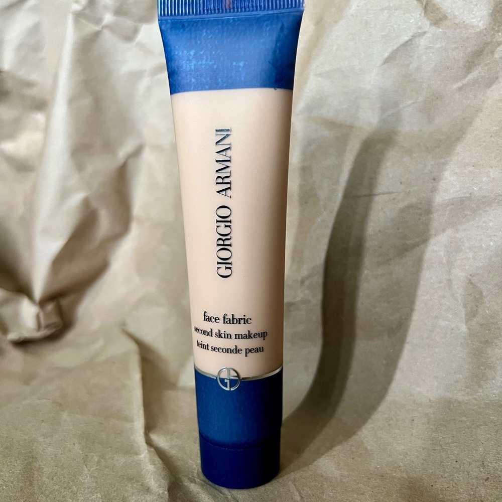 Giorgio Armani Face Fabric Second Skin Makeup 40ml/1.35oz. NIB